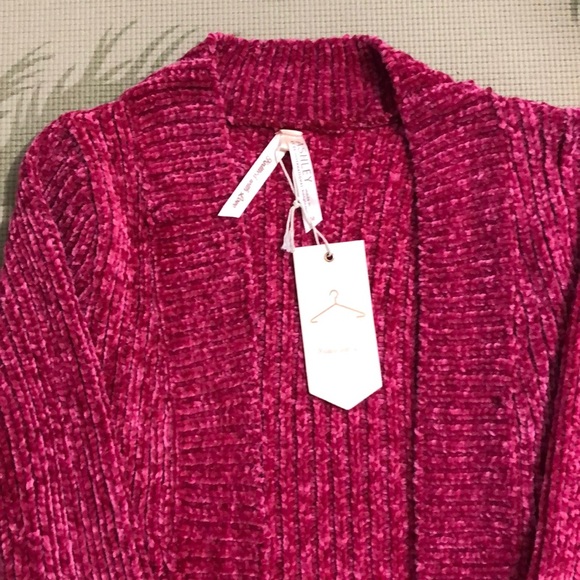 Knitted cozy pink sweater. NWT. - Picture 2 of 4